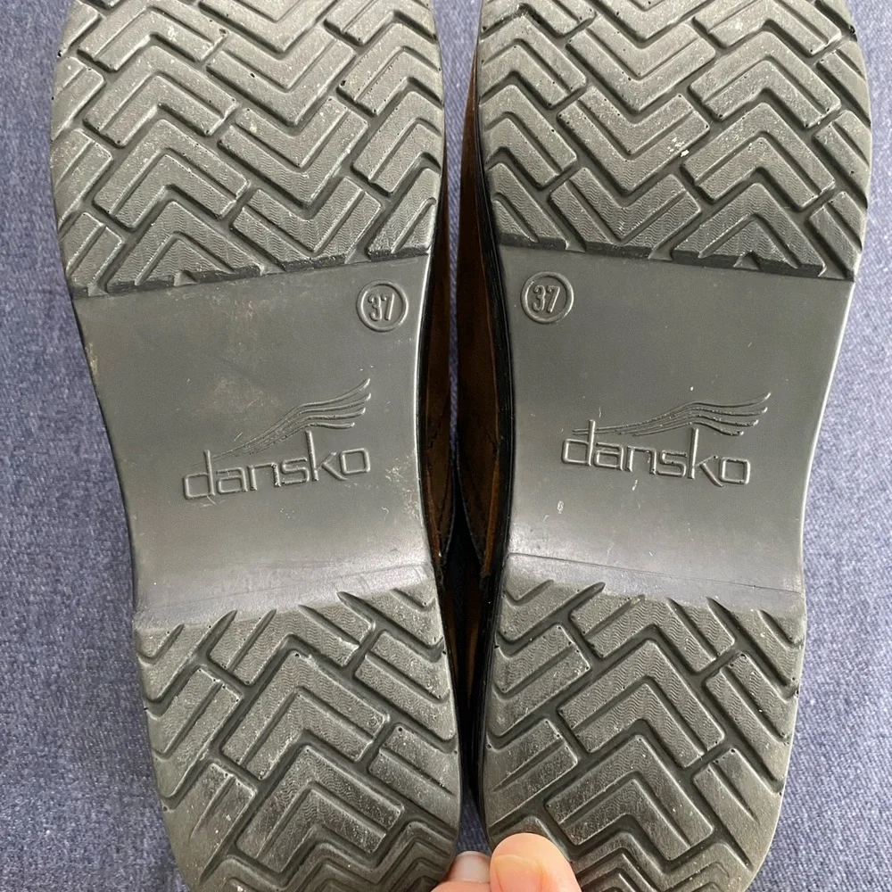 Like new Professional cabrio clogs by Dansko sz 37 great condition! (6.5-7us) - Picture 2 of 4